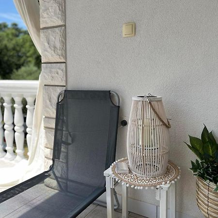 Apartment Angelina 70M From The Beach, Free Parking Новиград Екстериор снимка