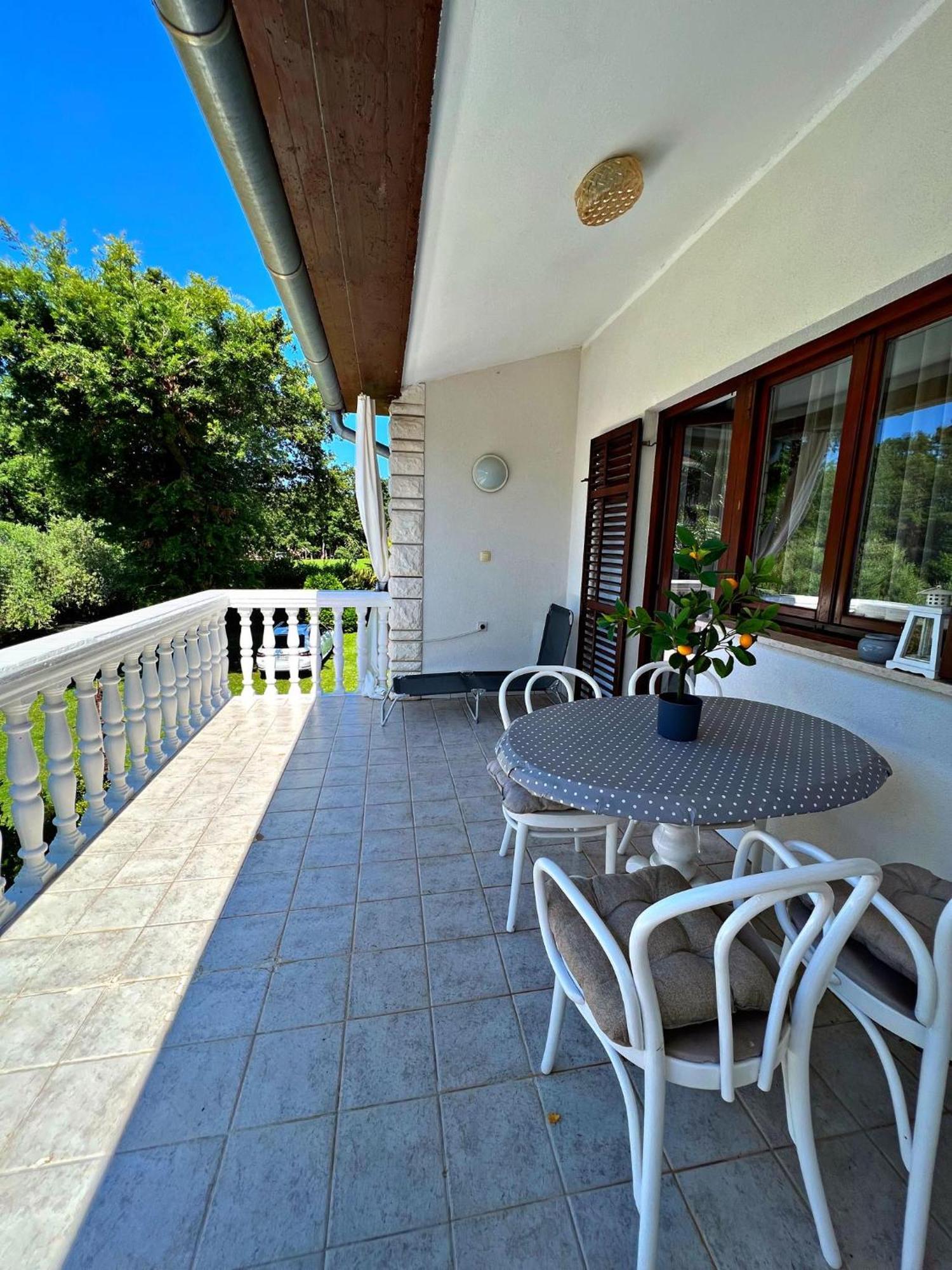 Apartment Angelina 70M From The Beach, Free Parking Новиград Екстериор снимка